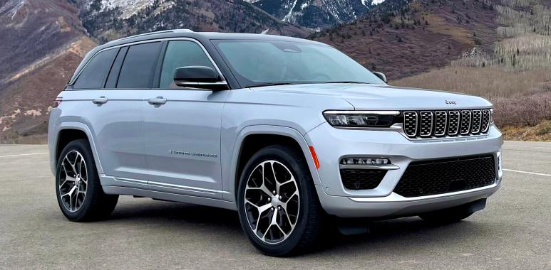 https://www.deutsche-versicherungsboerse.de/images/artikel-slider/maklerprozesse/1300/grand cherokee 4.generation_resized.jpg